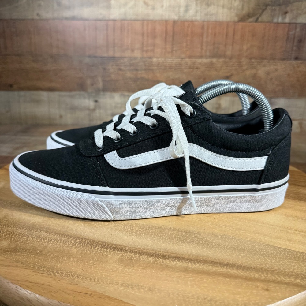 Vans Ward Sneakers Women 10 Black White Low Top Canvas Skate Shoes VN0A38J9IJU